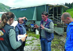 Visite sur l'alpage de Roche-Pallud
