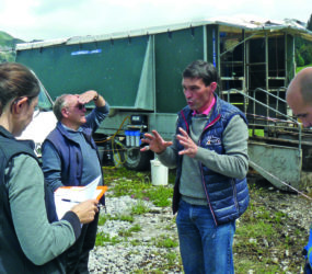 Visite sur l'alpage de Roche-Pallud