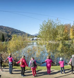 Marche Rose oragnisée par Art de Vivre association at Départ Taninges & Samoëns, Lac Bleu, Morillon, Haute-Savoie, France on October 24 2021. Photo © David Casartelli