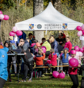 Marche Rose oragnisée par Art de Vivre association at Départ Taninges & Samoëns, Lac Bleu, Morillon, Haute-Savoie, France on October 24 2021. Photo © David Casartelli