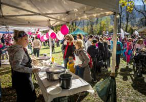 Marche Rose oragnisée par Art de Vivre association at Départ Taninges & Samoëns, Lac Bleu, Morillon, Haute-Savoie, France on October 24 2021. Photo © David Casartelli