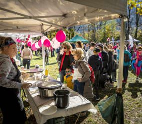 Marche Rose oragnisée par Art de Vivre association at Départ Taninges & Samoëns, Lac Bleu, Morillon, Haute-Savoie, France on October 24 2021. Photo © David Casartelli