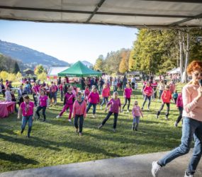 Marche Rose oragnisée par Art de Vivre association at Départ Taninges & Samoëns, Lac Bleu, Morillon, Haute-Savoie, France on October 24 2021. Photo © David Casartelli