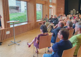 Réunion du GLO en août 2024 à Sixt-Fer-à-Cheval (présentation du récit de territoire par Michael Meynet).